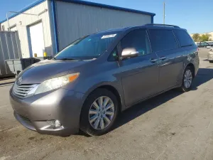 Toyota Sienna 3.5L 6 2014