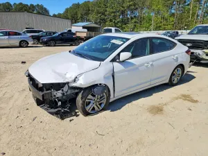 Hyundai Elantra 2.0L 4 2020