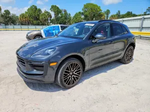 Porsche Macan 2.0L 4 2024