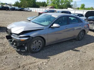 Hyundai Elantra 2.0L 4 2024