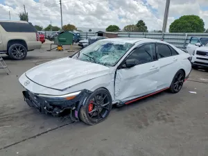 Hyundai Elantra 2.0L 4 2025