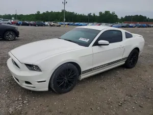 Ford Mustang 3.7L 6 2013