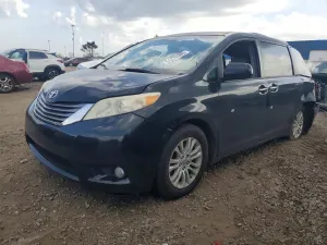 Toyota Sienna 3.5L 6 2016