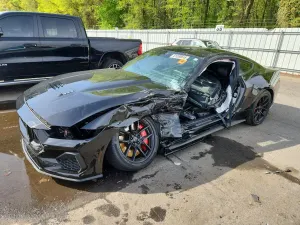 Ford Mustang 5.0L 8 2025
