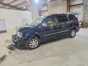 Chrysler Town & Country 3.8L 6 2010