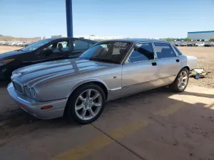 Jaguar XJR 4.0L 8 2001
