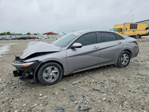 Hyundai Elantra 2.0L 4 2024