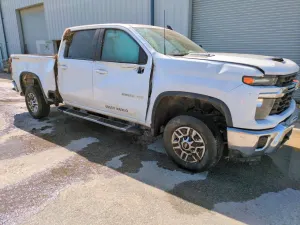 Chevrolet Silverado 1500 6.6L 8 2025