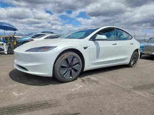 Tesla Model 3 2025