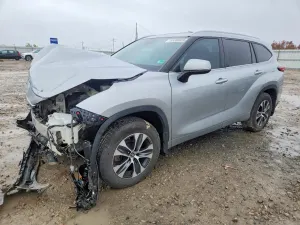 Toyota Highlander 2.4L 4 2023