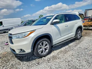 Toyota Highlander 3.5L 6 2015