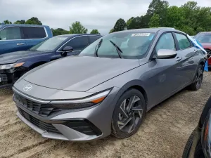 Hyundai Elantra 2.0L 4 2024
