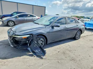Hyundai Elantra 2.0L 4 2024
