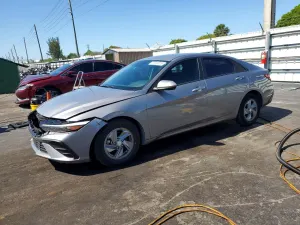 Hyundai Elantra 2.0L 4 2024