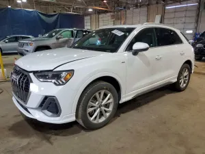 Audi Q3 2.0L 4 2024