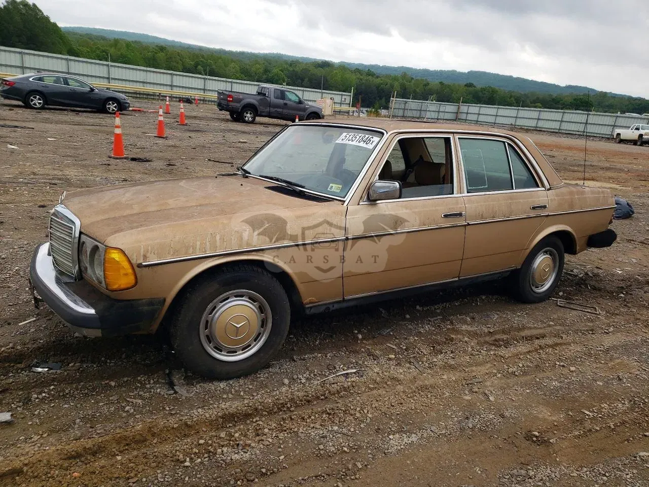 Mercedes-Benz 240 2.4L 4 1982