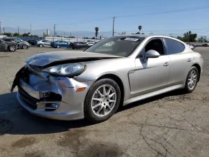 Porsche Panamera 3.6L 6 2012
