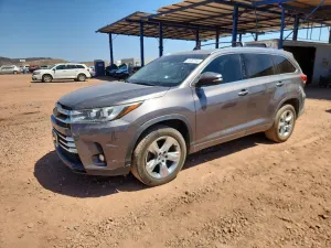 Toyota Highlander 3.5L 6 2017