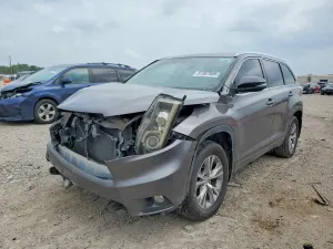 Toyota Highlander 3.5L 6 2015