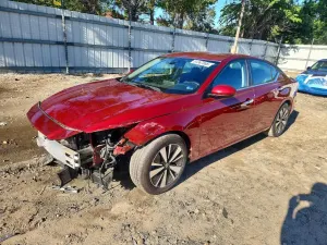 Nissan Altima 2.5L 4 2021