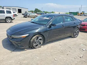 Hyundai Elantra 2.0L 4 2025