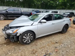 Nissan Altima 2.5L 4 2020