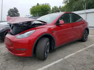 Tesla Model Y 2025