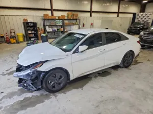 Hyundai Elantra 2.0L 4 2023