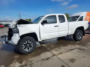 Toyota Tacoma 2.7L 4 2020