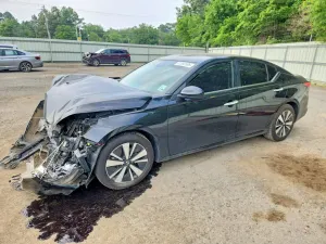 Nissan Altima 2.5L 4 2022
