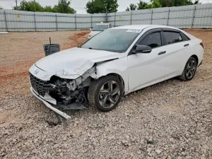 Hyundai Elantra 2.0L 4 2023
