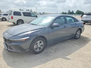 Hyundai Elantra 2.0L 4 2026