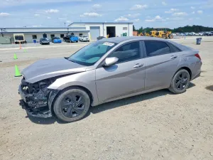 Hyundai Elantra 2.0L 4 2023