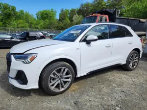 Audi Q3 2.0L 4 2025