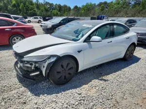 Tesla Model 3 2025