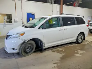 Toyota Sienna 3.5L 6 2012