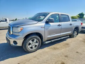 Toyota Tundra 5.7L 8 2012