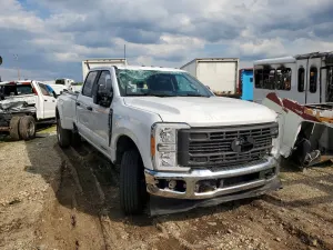 Ford F-350 6.7L 8 2023