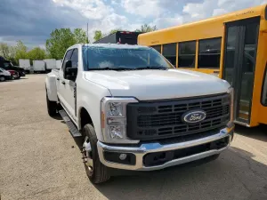 Ford F-350 6.7L 8 2023