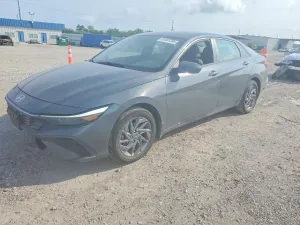 Hyundai Elantra 2.0L 4 2024