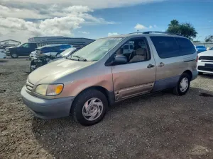 Toyota Sienna 3.0L 6 2003