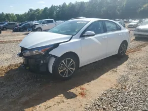 Kia Cerato / Forte / K3 LX 2 L 4 2024