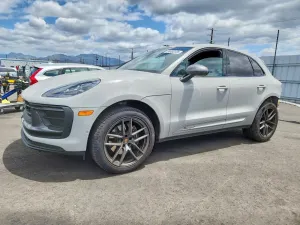 Porsche Macan 2.0L 4 2024