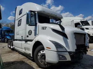 Volvo VNL 12.8L 6 2022