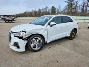 Audi Q3 2.0L 4 2024