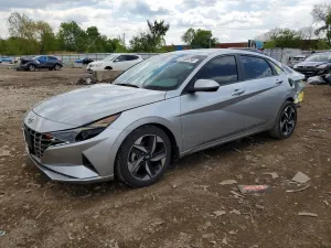 Hyundai Elantra 2.0L 4 2023