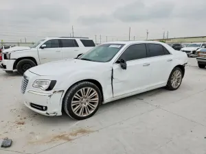 Chrysler 300C 5.7L 8 2013