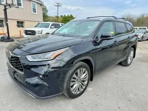 Toyota Highlander 2.4L 4 2023
