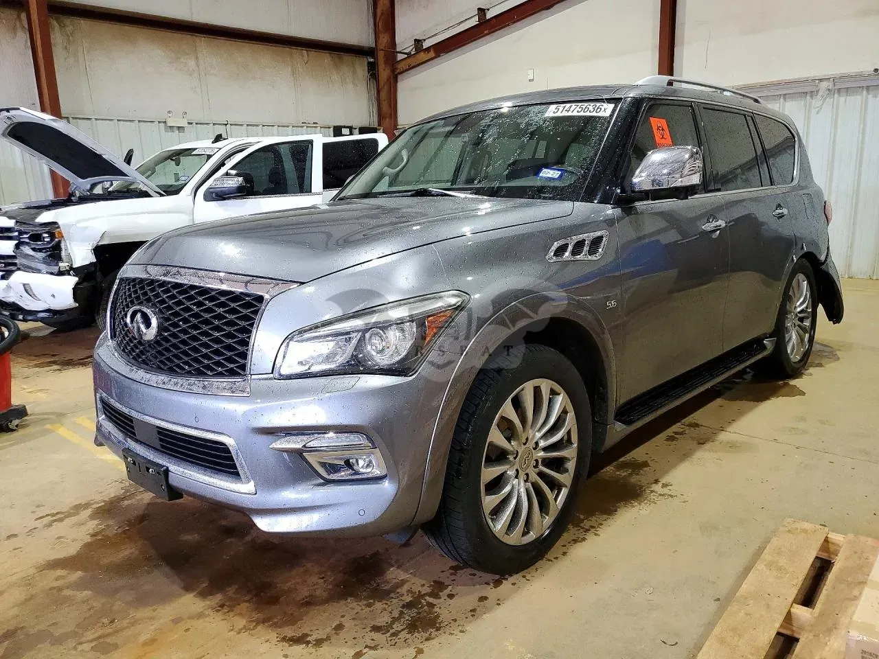 Infiniti QX80 5.6L 8 2017