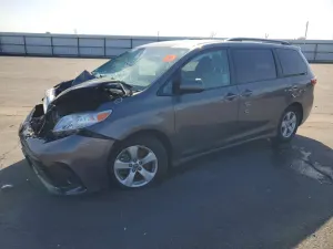 Toyota Sienna 3.5L 6 2020